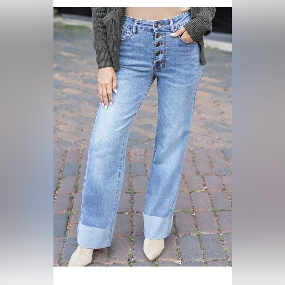Grace and Lace cuffed light wash jeans. Size 2. NWT.